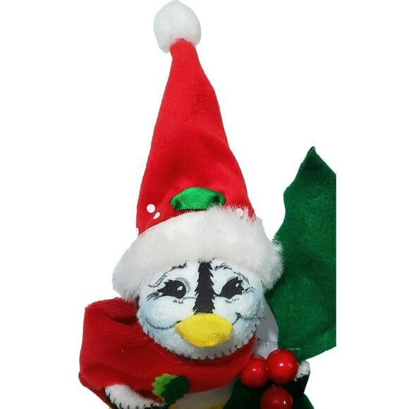 2009 Annalee Christmas Penguin Holly Berry Red Scarf Santa Hat Holiday Retired - Picture 7 of 13